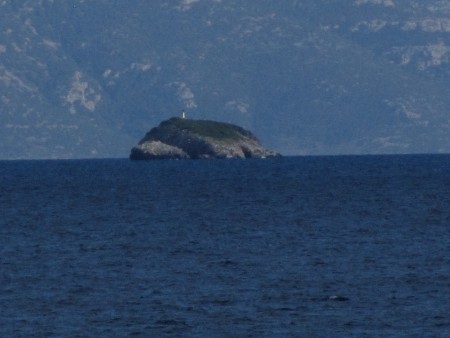 ΣΧΙΝΙΑΣ. ΝΗΣΙ ΠΟΣΕΙΔΩΝΑ.